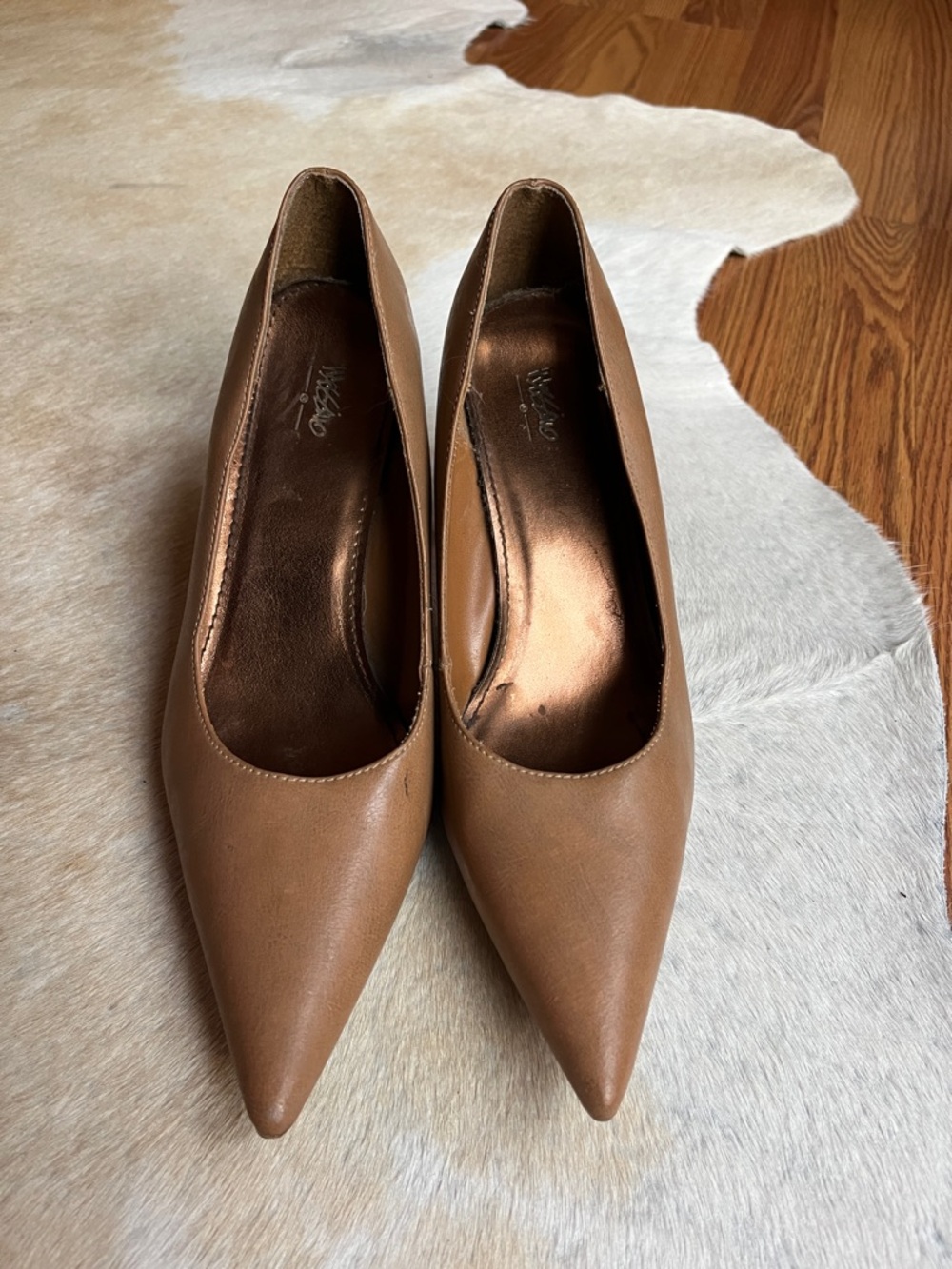 Women's Pointed Toe Tan Pumps